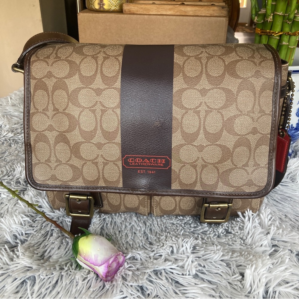Coach messanger bag/ crossbody bag.
